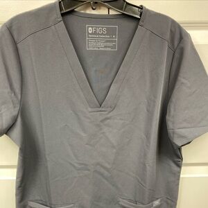 FIGS Technical Collection Women’s Scrub Catarina Top Gray 2 Pockets Medium